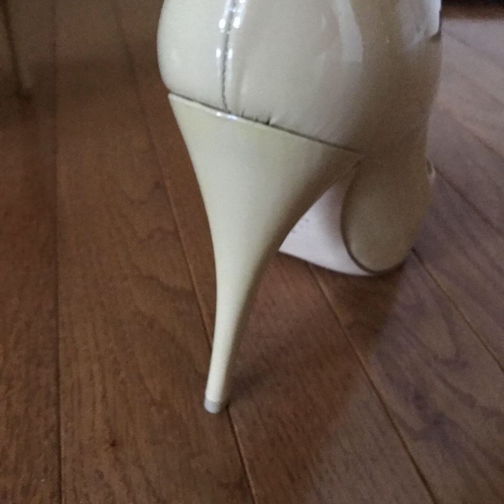 Shoes - Picture 2 of 3